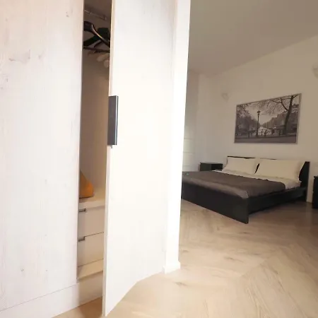 Lejlighed Turati 3 *