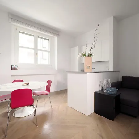 Turati 3 Apartment